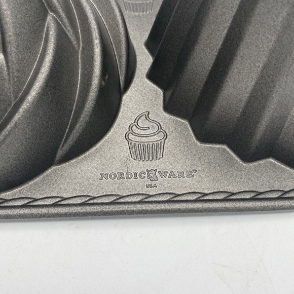 Cute Cupcake Nordic Ware cast aluminum cake pan  6 Cups 1.4 Liters USA - Picture 3 of 6